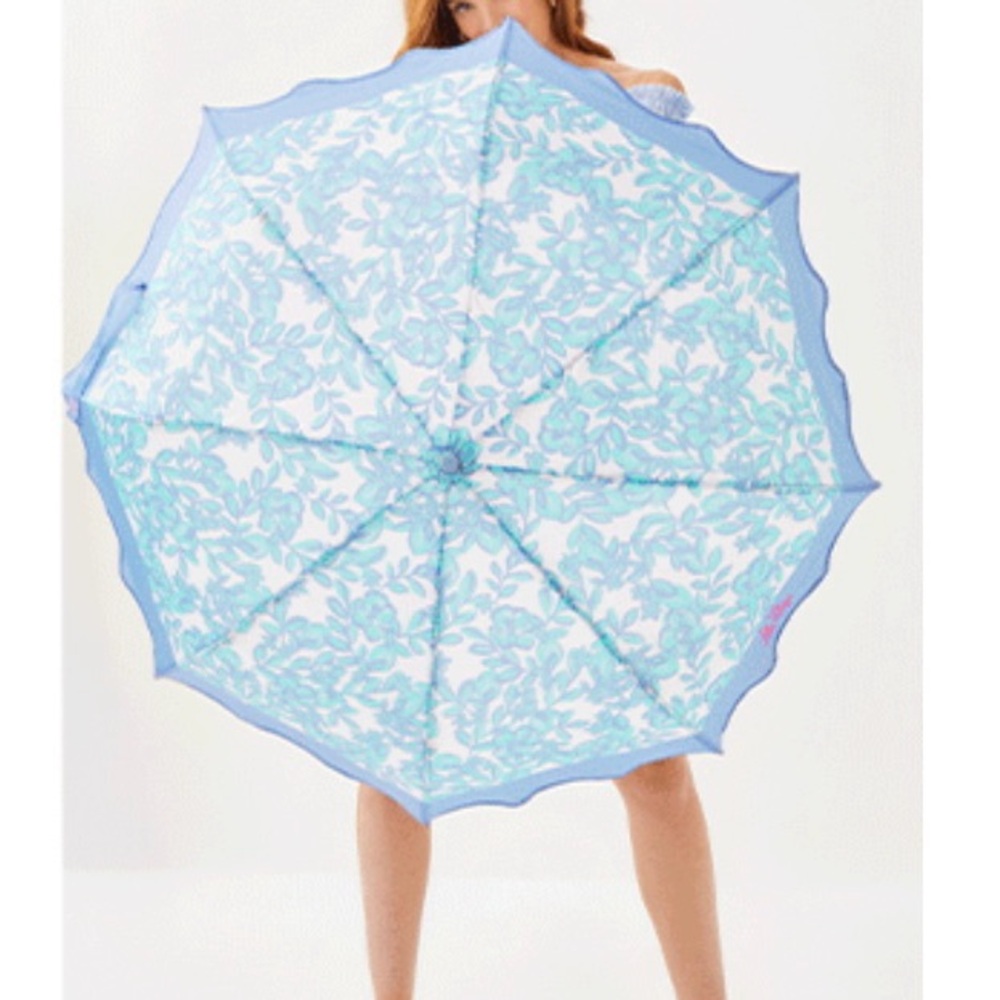 Lilly Pulitzer NWT Floral Blue and White Umbrella